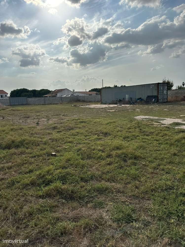 Terreno em Samora Correia - 2500m² com utilidades-7