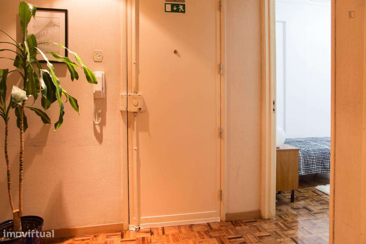 Quarto - localizado em Sete Rios Lisbon - Grande imagem: 4/6