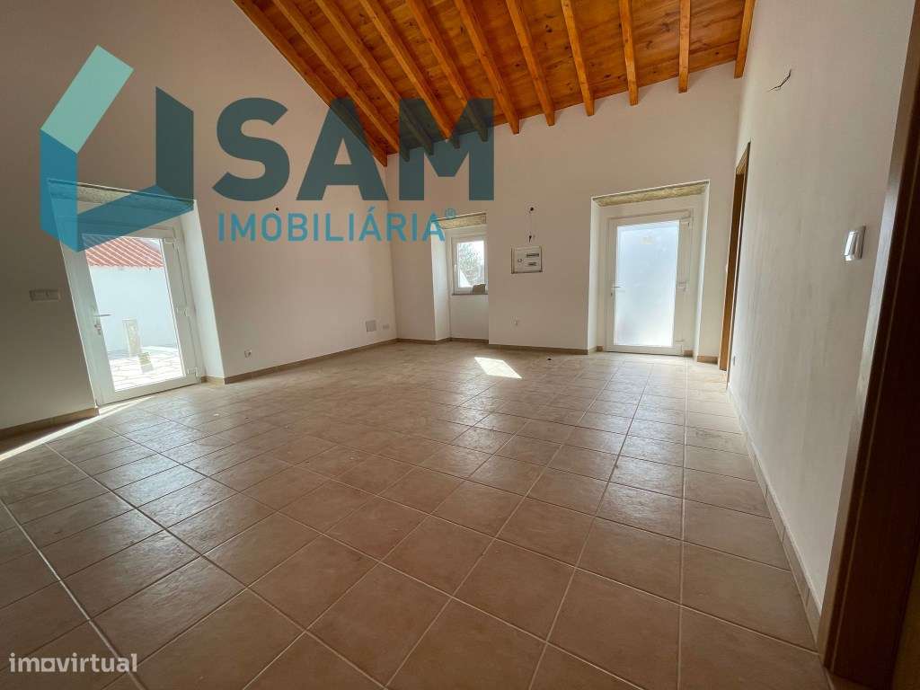 Moradia T2, localizada em Reguengo Grande - Grande imagem: 5/20