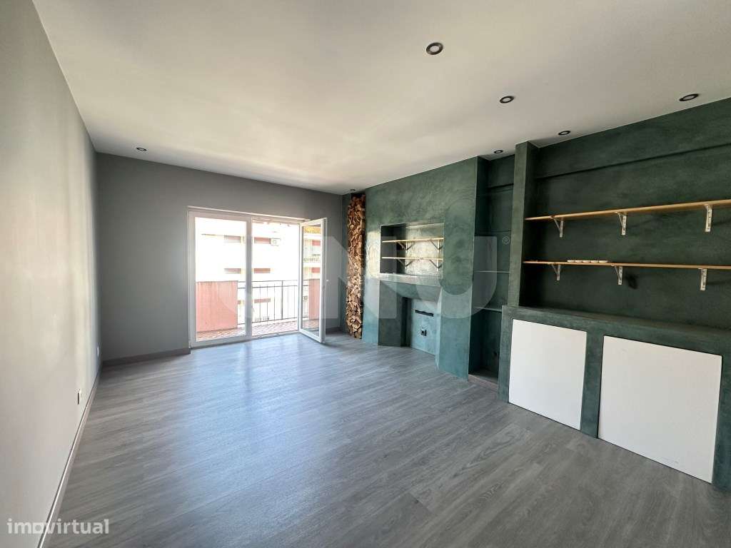 Apartamento T3 - Junto à Rotunda Europa-17