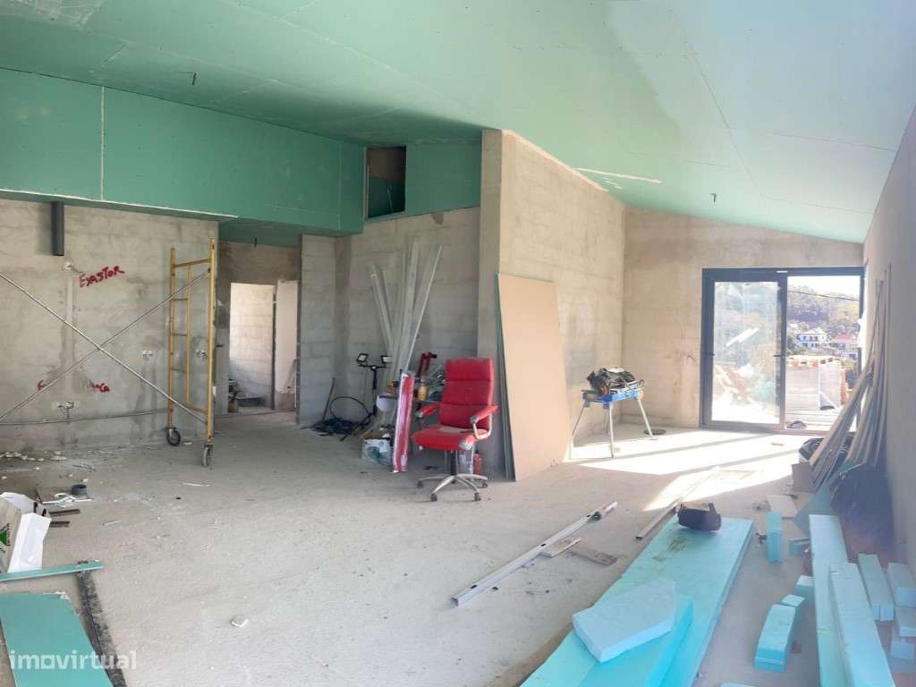 Moradia Nova em Construção em Canhas (Ponto do Sol)-9