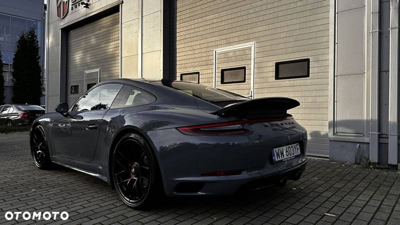 Porsche 911 Carrera 4 GTS PDK - 2