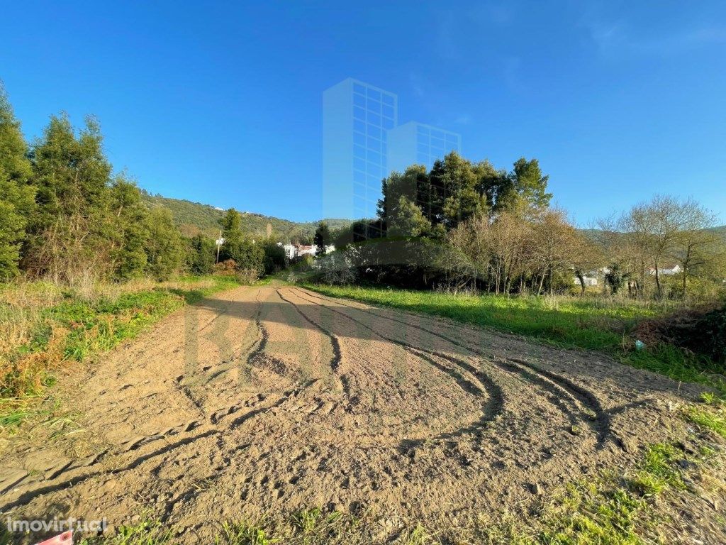 Terreno de construção para venda em Cristelo