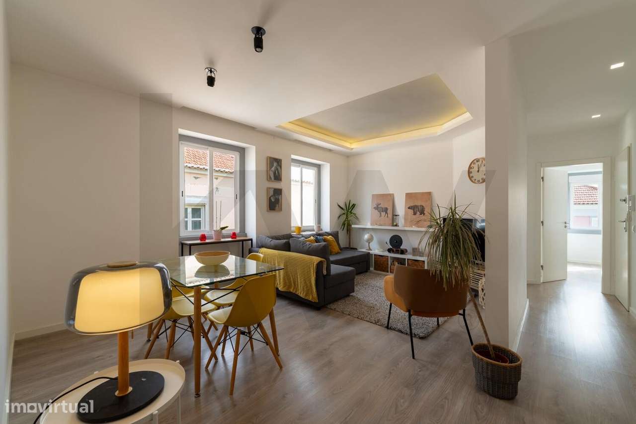 T2+1 Renovado com Suite e Vista Monsanto – Raridade nas Águas Livres - Grande imagem: 3/24