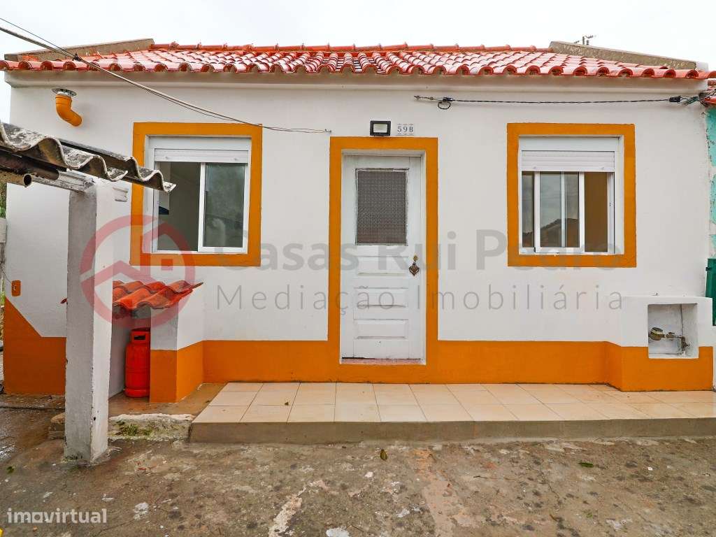 Moradia T1 remodelada, com logradouro, em Glória do Ribatejo - Grande imagem: 4/17