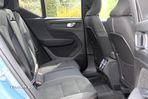 Volvo XC 40 B3 AT FWD MHEV Plus Dark - 12