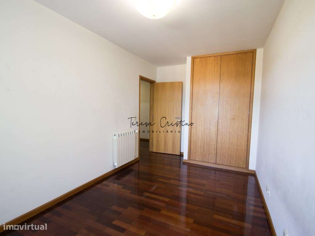 Apartamento T3 com Garagem Fechada e Elevador Arca, Ponte de Lima-13