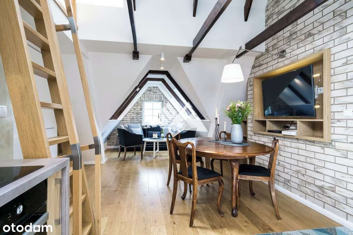 Straganiarska | klimatyczne mieszkanie na poddaszu-9