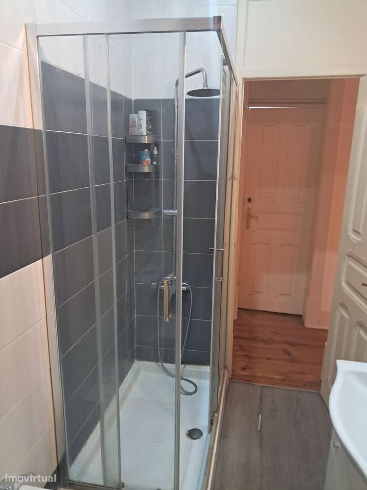 Oportunidade-  T5 remodelado á Alameda-13