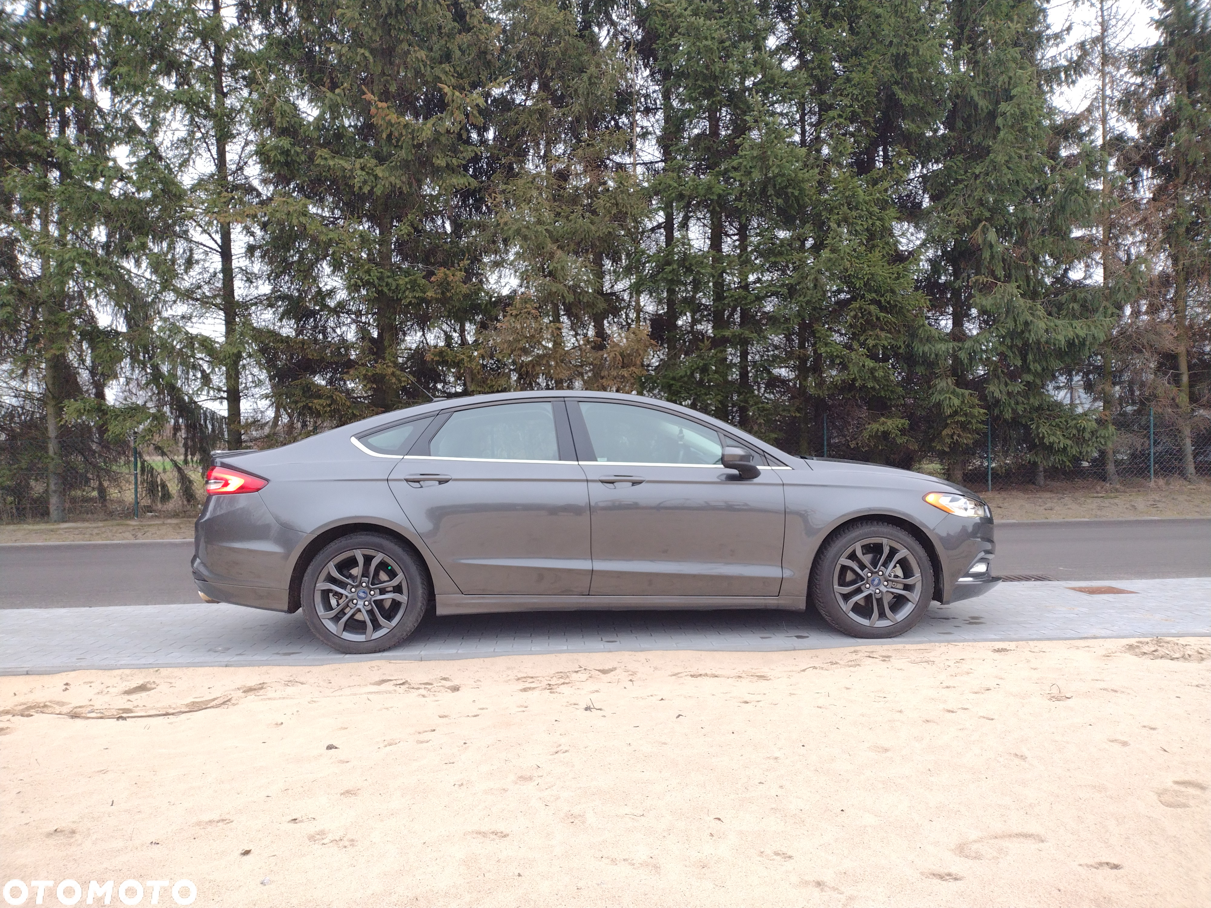 Ford Fusion - 18