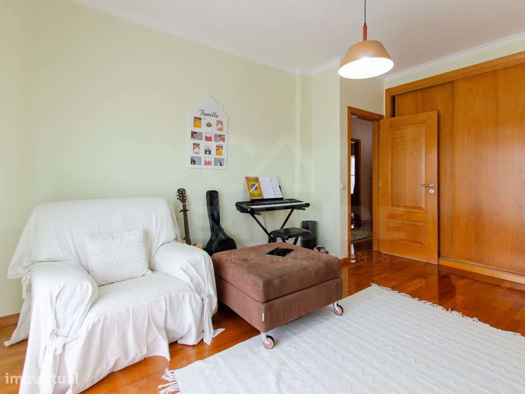 Moradia T4+2 com piscina na Urb. Lombas (São Domingos de Rana)-44