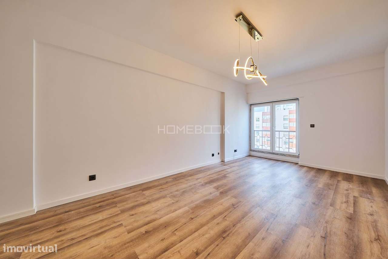 Apartamento T2 Totalmente Renovado na Quinta do Infantado em Loures - Grande imagem: 3/23