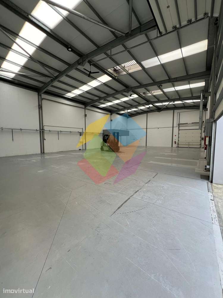 Pavilhão Empresarial Pronto a Utilizar – Fiães!-20