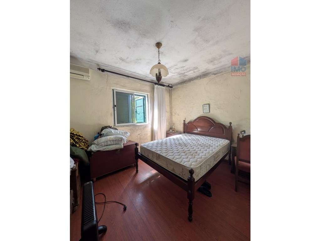 QUINTA COM MORADIA T3 PISCINA TERRENO E ANEXOS-32