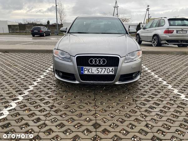 Audi A4 - 1