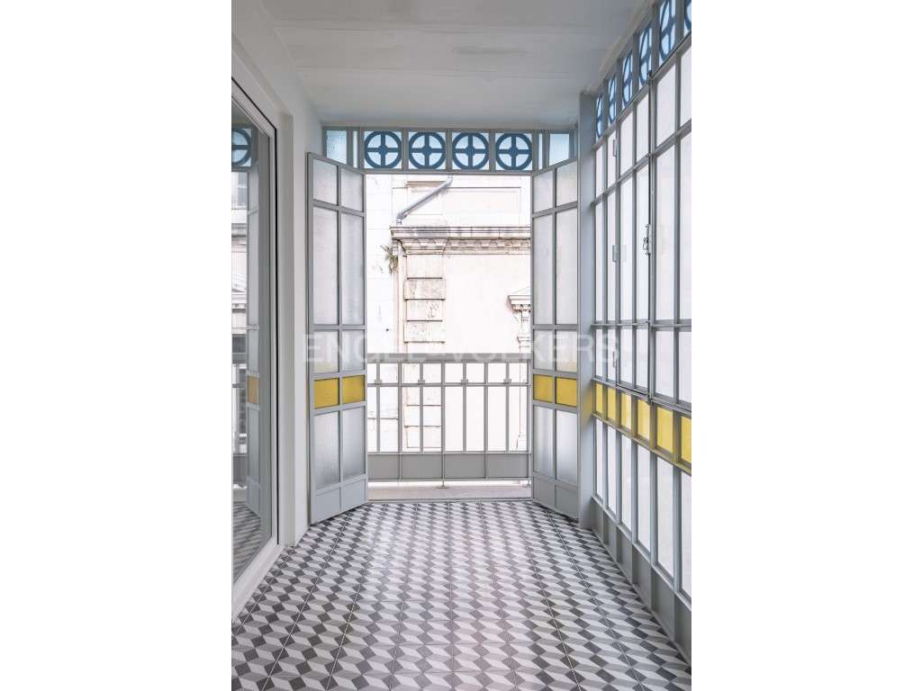 Elegante e luxuoso apartamento T2, junto à Av. da Liberdade-14