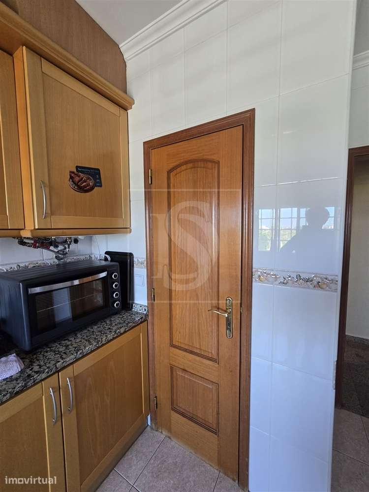 Apartamento T3 com Garagem  em Torres Novas-10