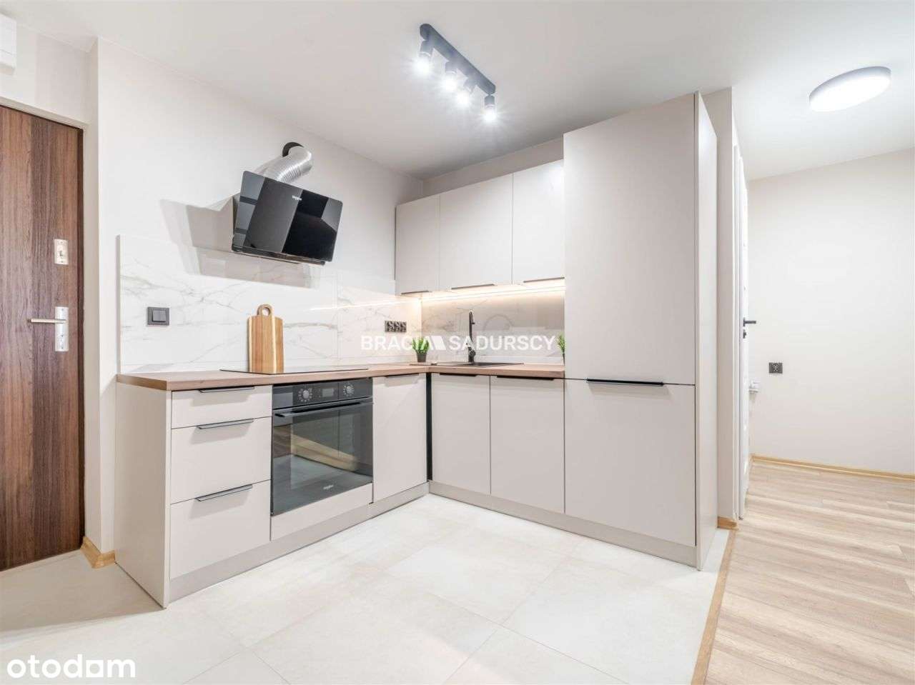 Sprzedam mieszkanie po generalnym remoncie-12