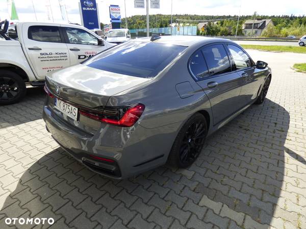 BMW Seria 7 730d xDrive mHEV - 5