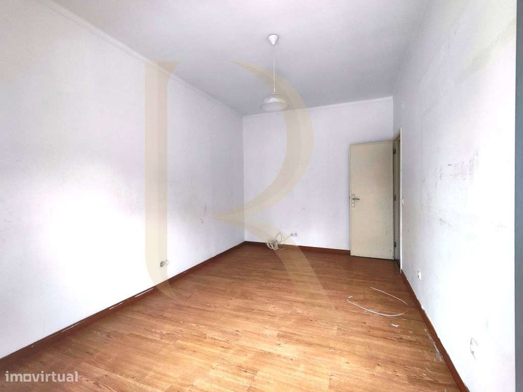 Apartamento T2 com varanda nas Paivas - Seixal-11