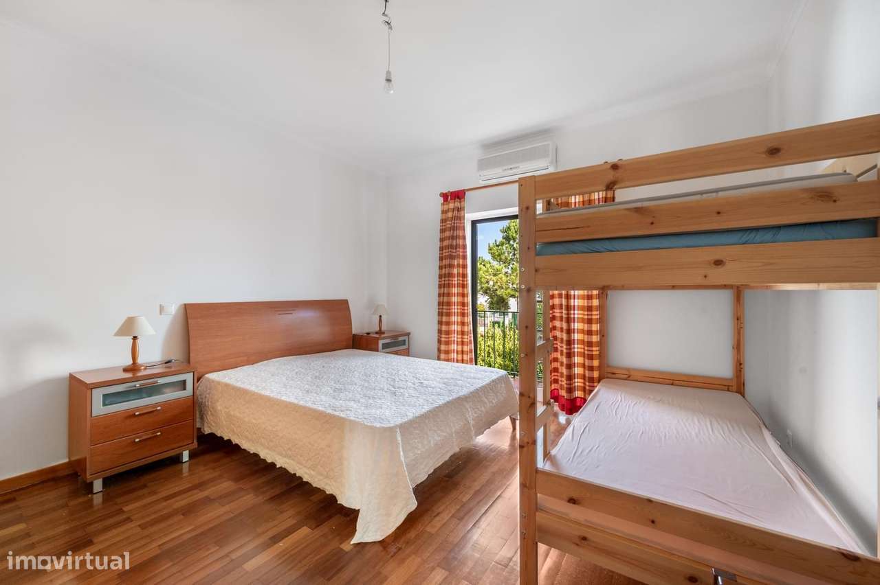 Moradia Isolada T3 com jardim, Aroeira, Almada-16