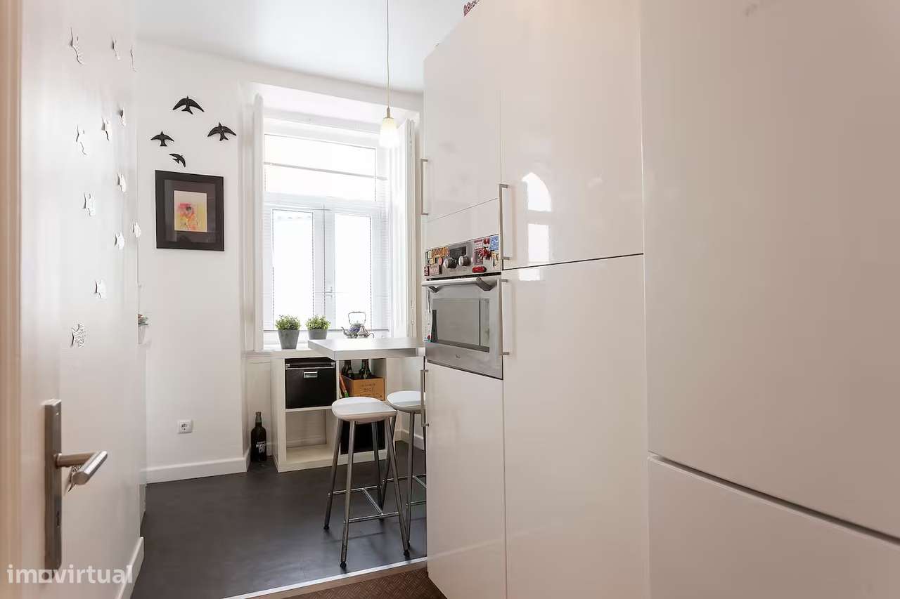 T2 luminoso e equipado em Arroios, Lisboa - Grande imagem: 2/15