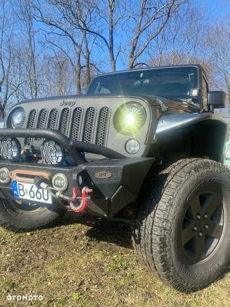 Jeep Wrangler - 6