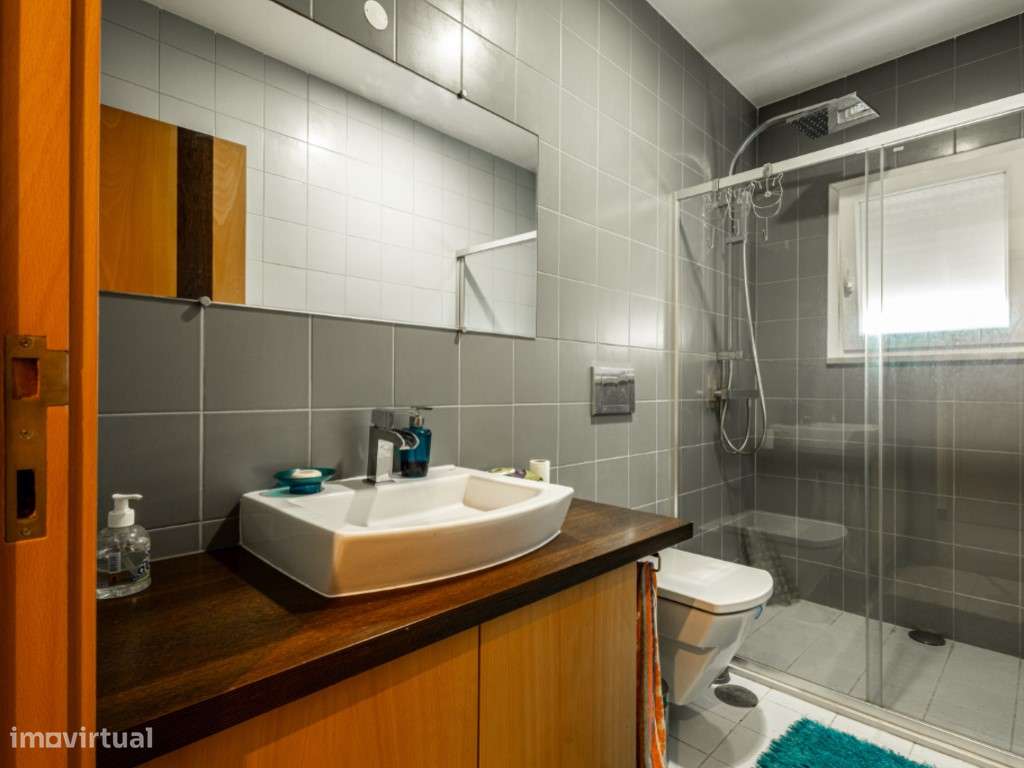 Moradia M6 com Garagem, Buarcos, Figueira da Foz-23