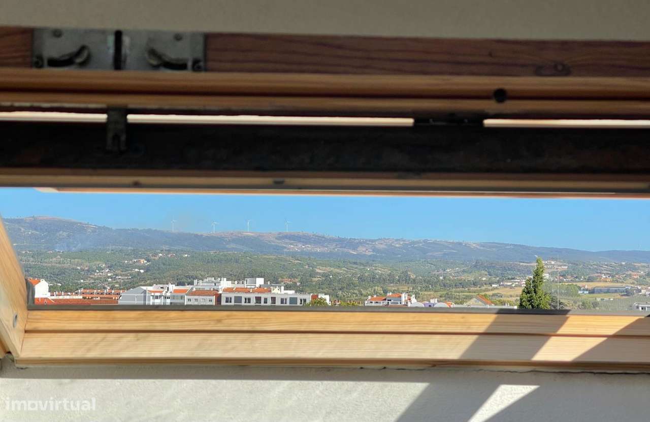 T4 com Estúdio em Bonito Prédio-18