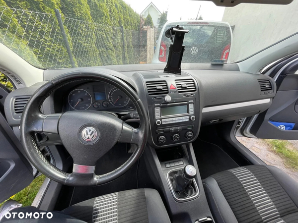 Volkswagen Golf V 1.9 TDI Trendline - 12