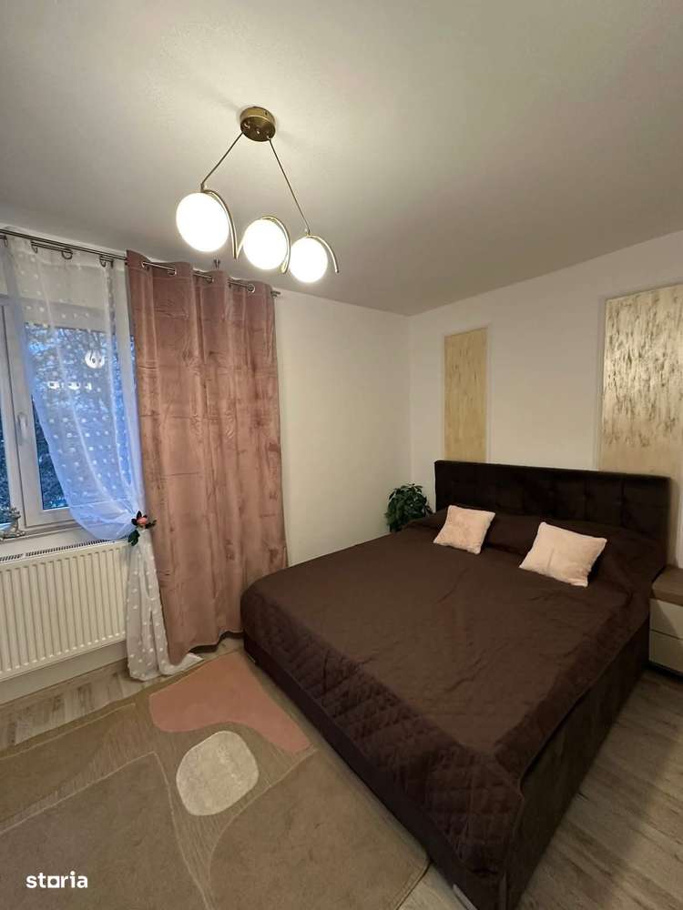 De vanzare 3 camere si balcon, complet renovat, mobilat și utilat - Imagine principală: 4/7