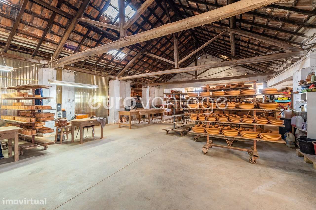 Pavilhão Industrial c/ 1.980 m² sito no Juncal-18