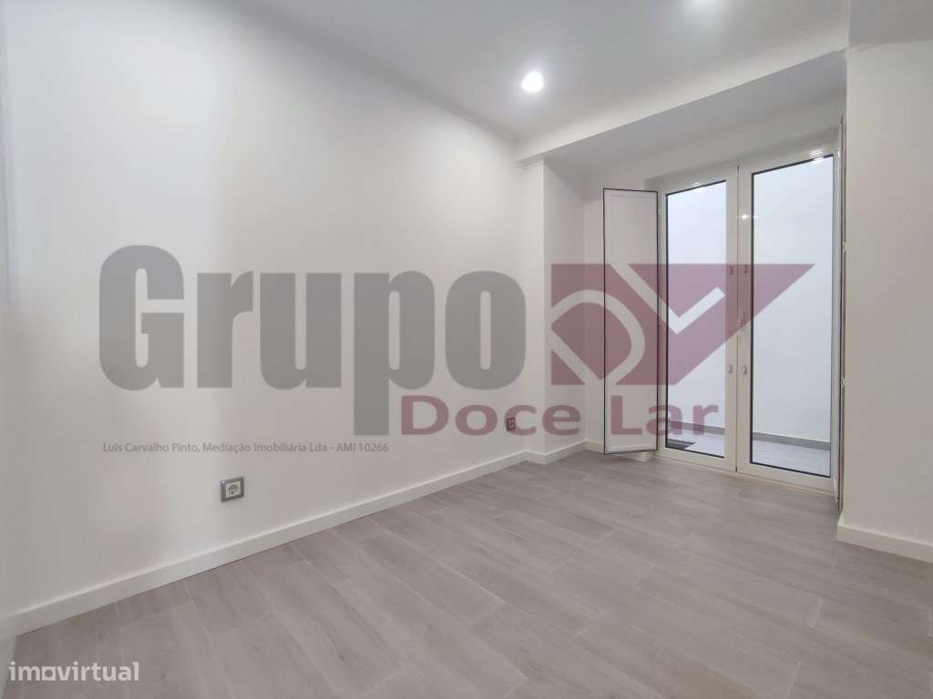 SESIMBRA - Apartamento T2 TOTALMENTE REMODELADO-8