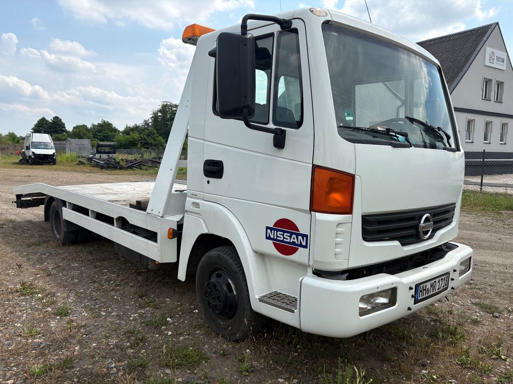 Nissan Atleon 2008