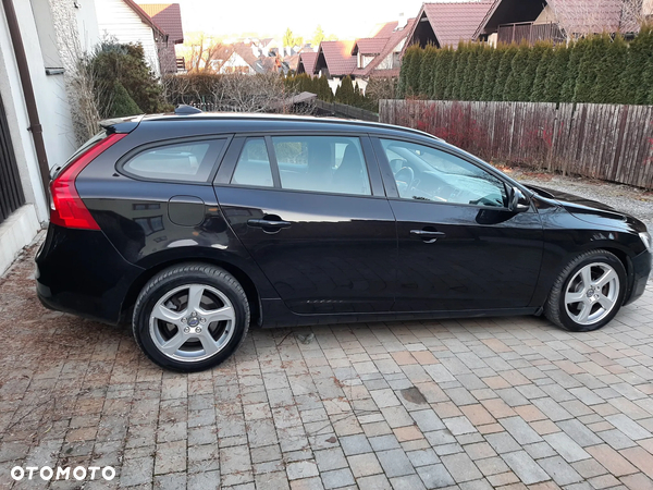 Volvo V60 D3 Base - 4