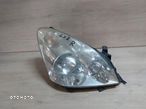 Toyota Corolla Verso II lampa prawy przód anglik - 1