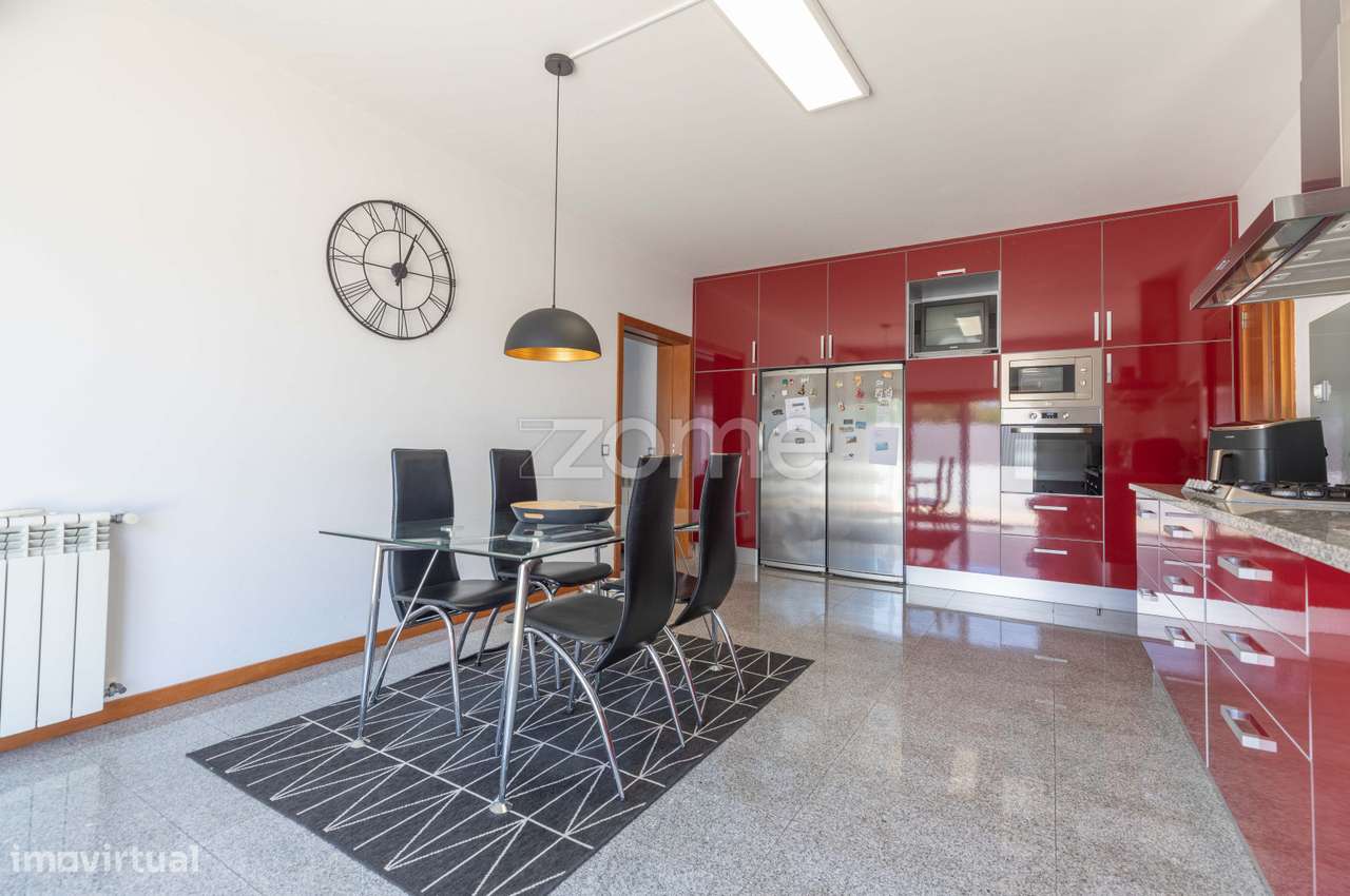 Moradia Moderna em Taveiro, Coimbra com Vistas Desafogadas-25