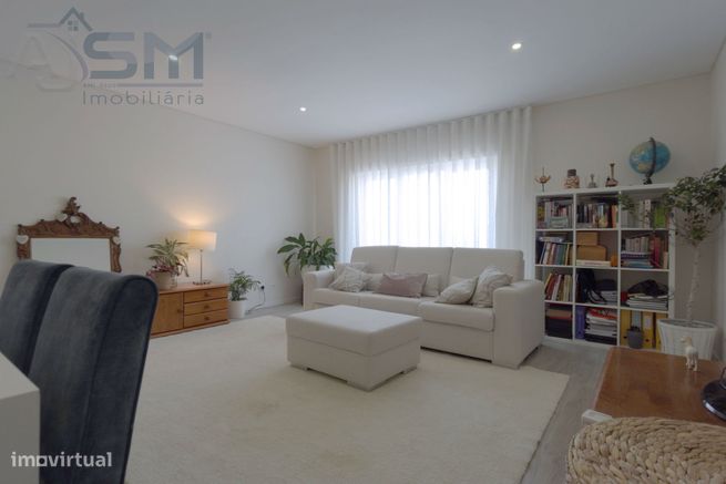 São Domingos de Rana - Apartamento T2 recente com suite e garagem-3