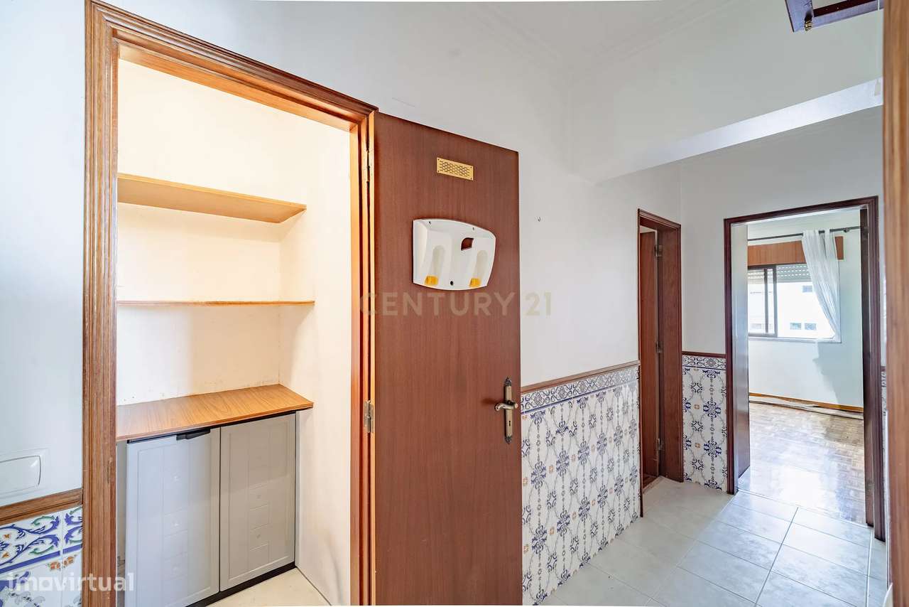 Apartamento T3 em Amora, Seixal - Oportunidade Única!-14