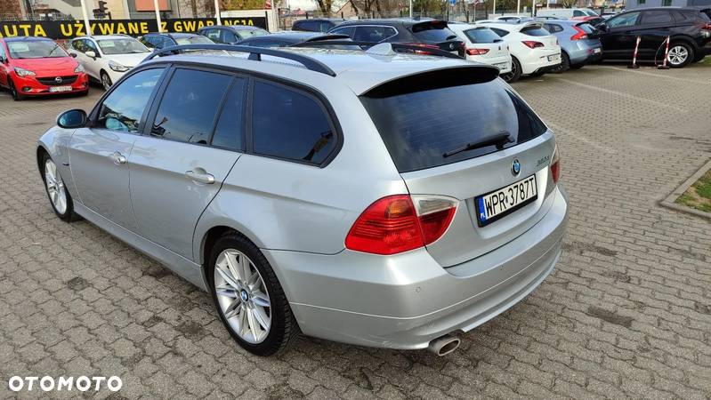 BMW Seria 3 320d DPF Touring - 8