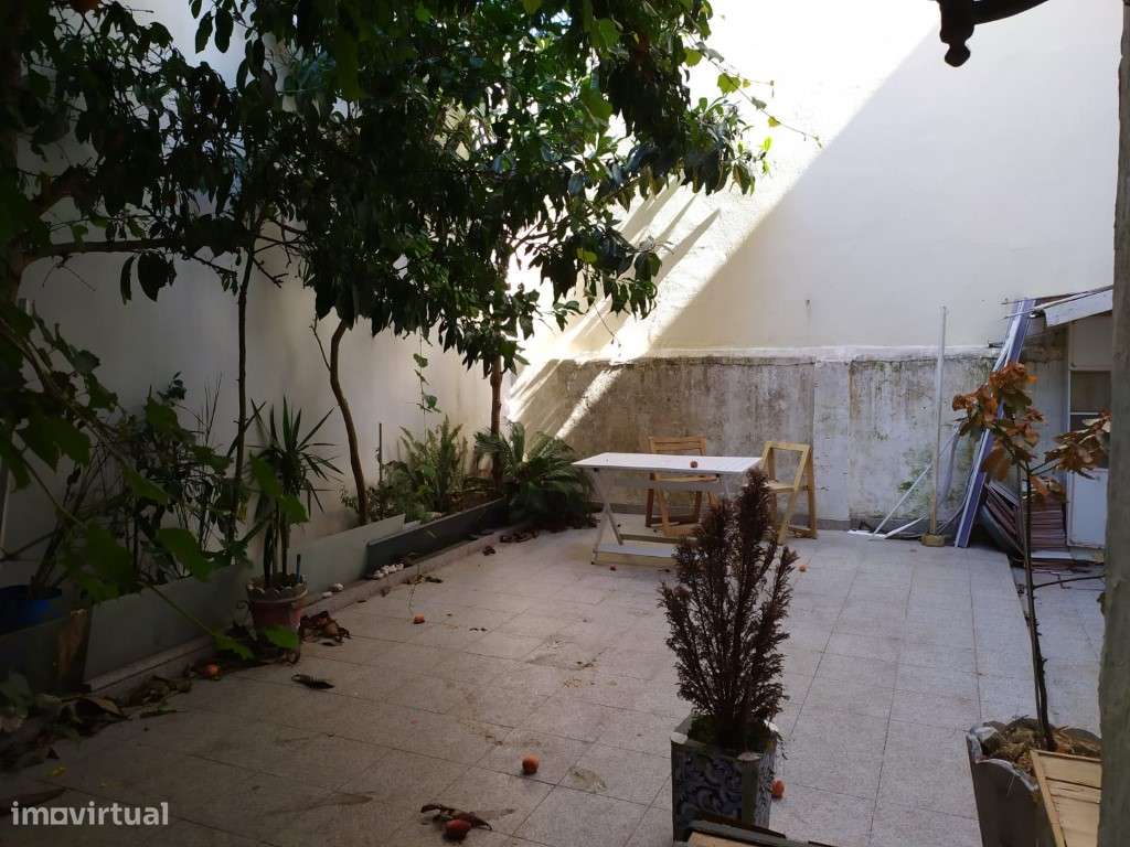 Apartamento T2 com localização privilegiada na Venteira, Amadora.-10