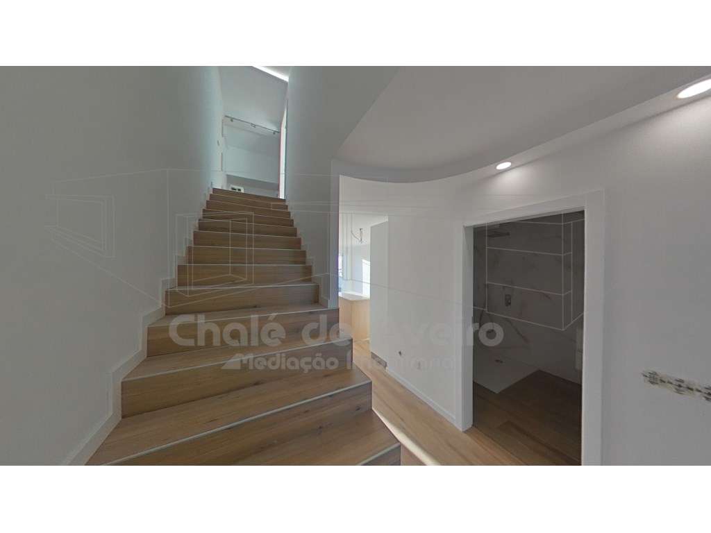 Apartamento T2 Duplex com garagem para 2 carros e terraço-19