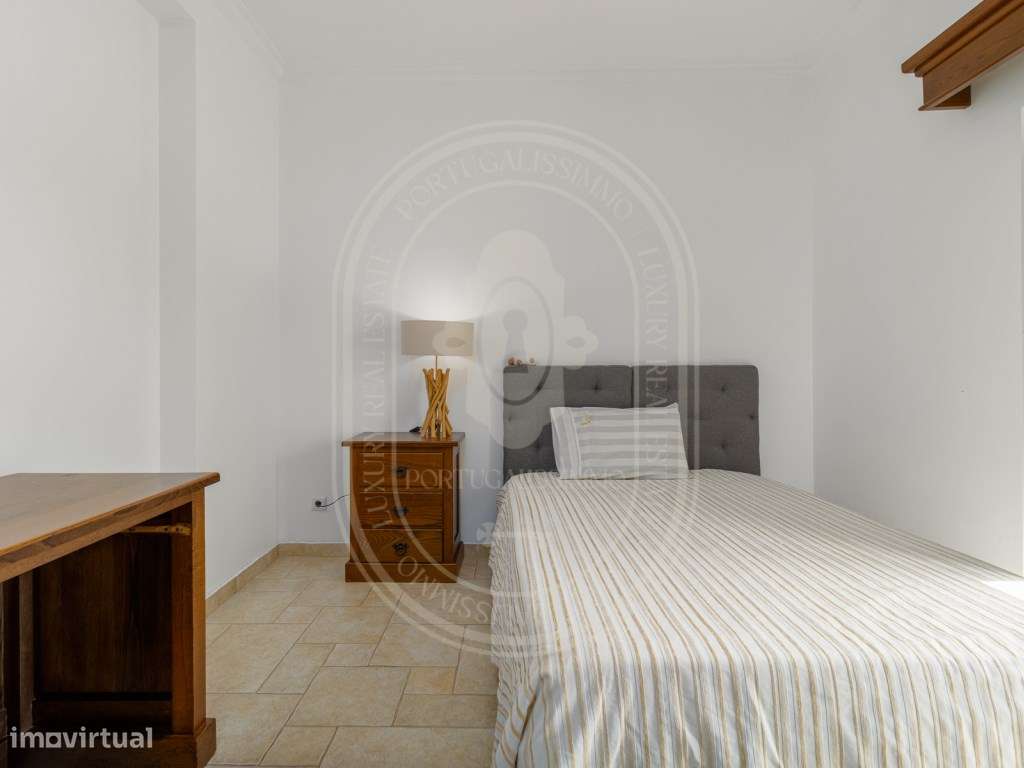 Moradia de Luxo T4+2, Remodelada, Mobilada, Piscina, Salão de Jogos...-27