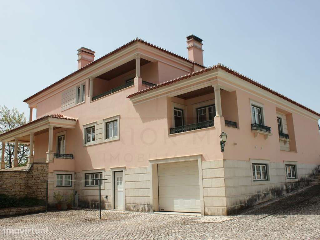 Luxuosa moradia T5 + 1 em Rio Maior-38