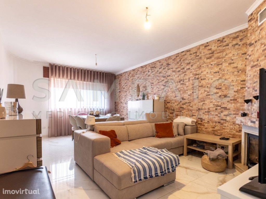 Apartamento T2- Monte dos Burgos