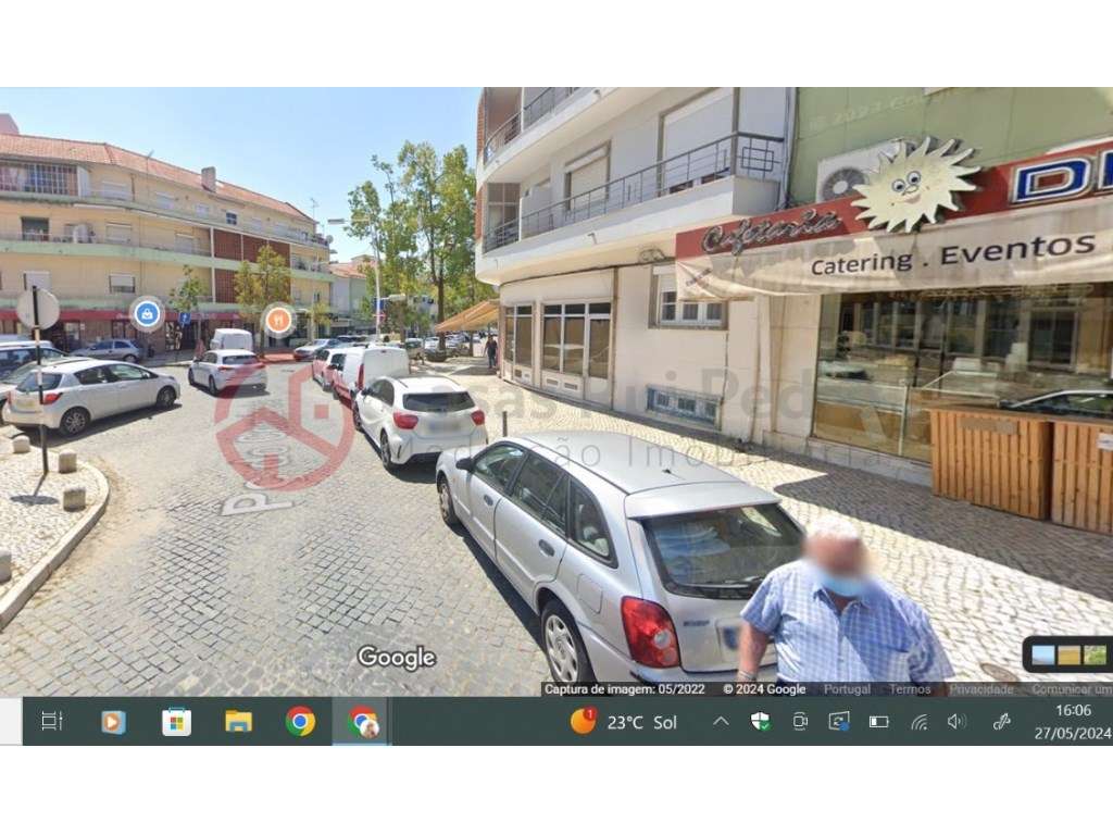 Loja comercial e serviços, junto ao mercado de Almada - Grande imagem: 4/10