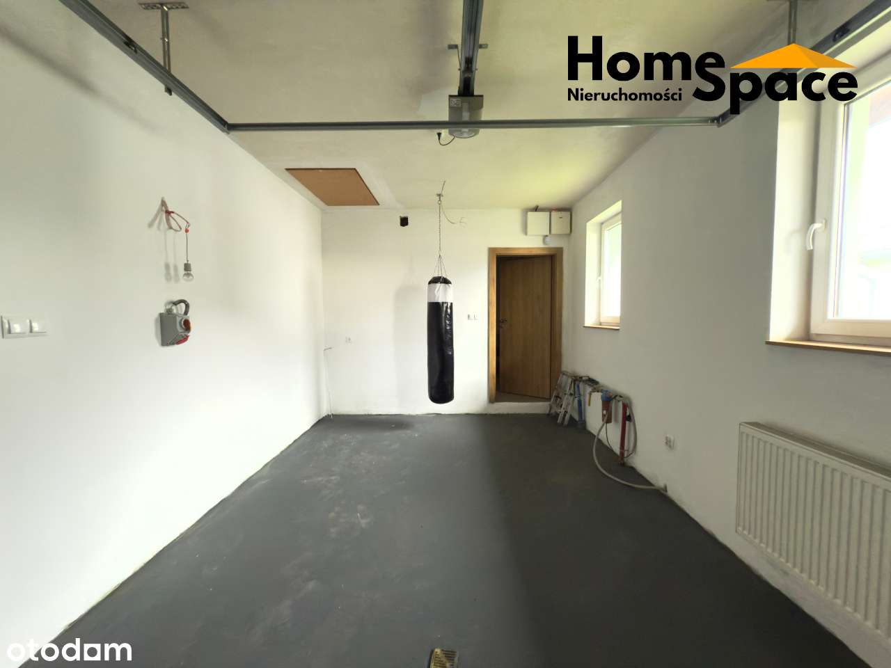 Dom z piękną działką w spokojnej okolicy!-10