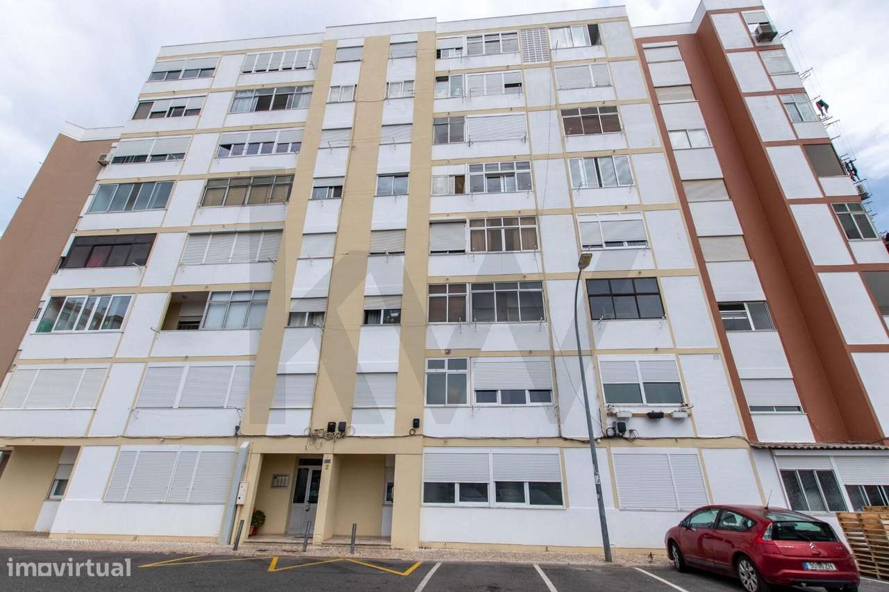 T2 Remodelado à Venda em Paço de Arcos – Investimento Seguro - Grande imagem: 2/16