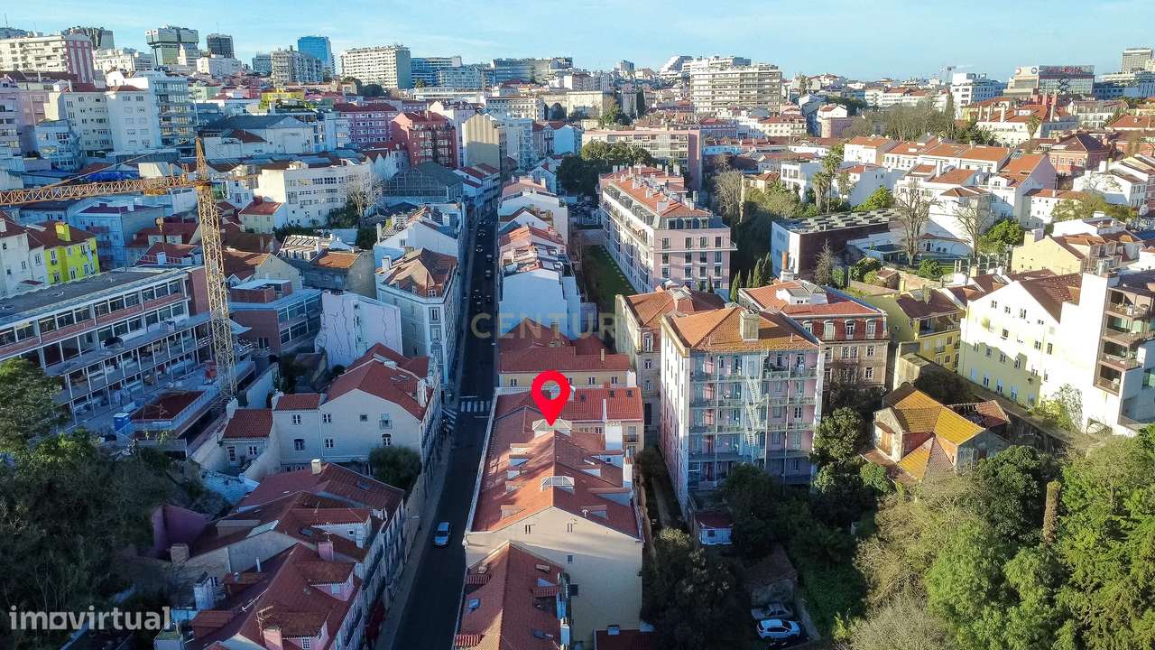 Elegante Apartamento T3 Renovado no Centro Histórico de Lisboa – Rua d-35