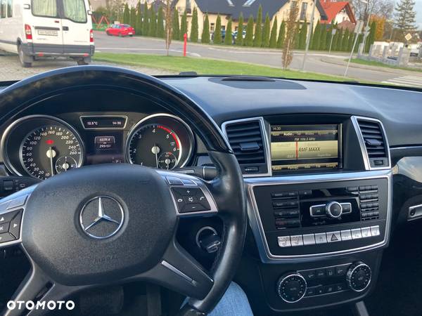 Mercedes-Benz ML 350 BlueTec 4-Matic - 11